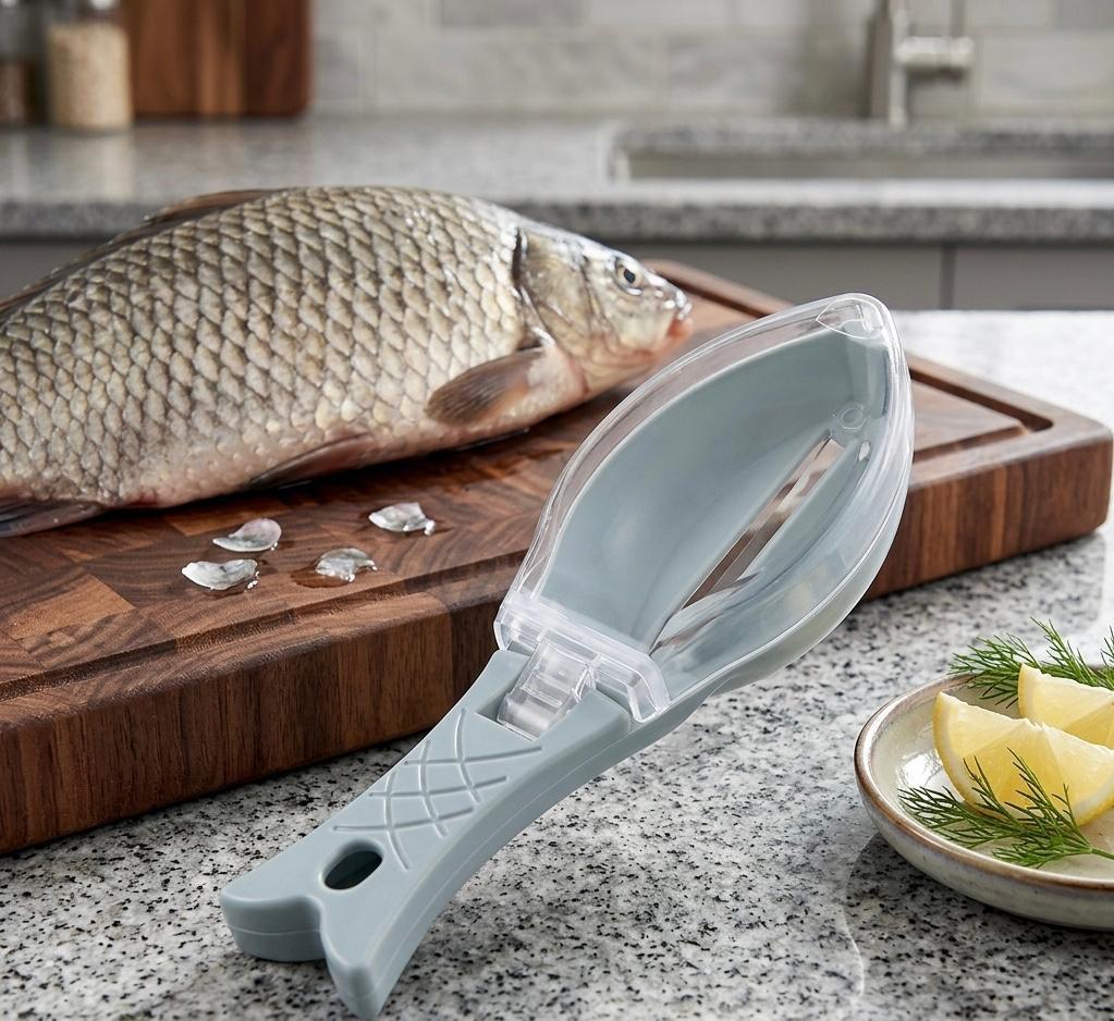 Kitchen Fish Scale Remover with Storage Box - Easy to Clean, Suitable for Catering and Home Use, Efficient Fish Scale Cleaning Tool, Ideal for Holiday Use